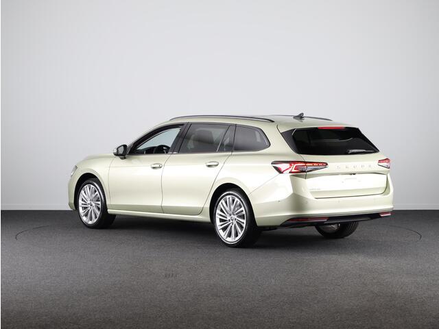 Skoda SUPERB Combi 1.5 TSI MHEV First Edition 150pk | Panoramadak | Leder | Light & View | Verlengde garantie | 19 inch Lichtmetalen velgen