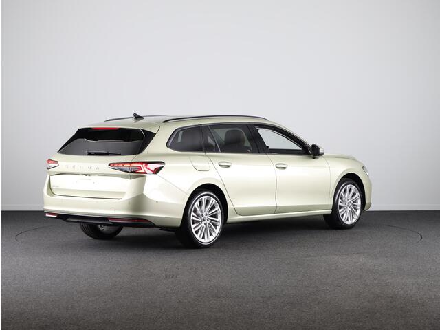 Skoda SUPERB Combi 1.5 TSI MHEV First Edition 150pk | Panoramadak | Leder | Light & View | Verlengde garantie | 19 inch Lichtmetalen velgen