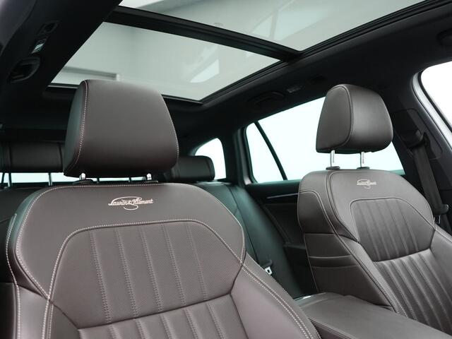Skoda SUPERB Combi 1.4 TSI iV Laurin & Klement PHEV 218pk Dealer O.H. | Trekhaak Af Fabriek | Panodak | Adaptive Cruise | Camera | Lederen Comfortstoelen Memory & Ventilatie | Sfeerverlichting | Stoelen & Stuur Verwarmd | Keyless | Blis | Crystal LED | Plug In Hybrid 