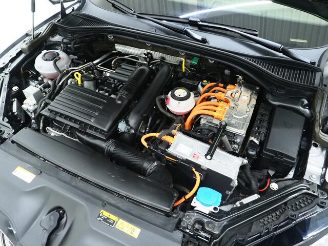 Skoda SUPERB Combi 1.4 TSI iV Sportline | Leder/Alcantara | Trekhaak | Carbon | 360 | Memory | Keyless | Adaptive Cruise