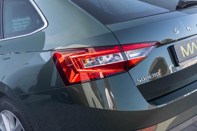 Skoda SUPERB Combi 1.5 TSI DSG Business Edition | Trekhaak | Parkeersensoren | Privacy Glas | Stoelverwarming | Keyless Entry | LED Koplampen | Climate Control | Cruise Control | Lichtmetalen Velgen 17 inch | Navigatie Amundsen | Apple Carplay | Android Auto