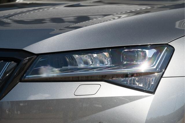 Skoda SUPERB Combi 1.4 TSI iV Sportline Business | Pano | Trekhaak | ACC | 19" | Elek. stoelen | Standkachel