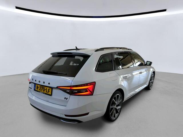 Skoda SUPERB Combi 1.4 TSI iV Sportline Business Panoramadak / wegklapbare trekhaak / 360 camera / HAL