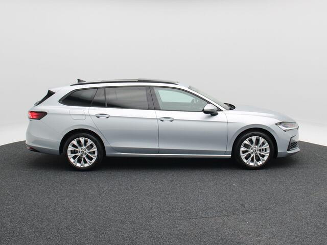 Skoda SUPERB Combi 1.5 TSi 204 Pk PHEV Edition | Panoramadak | Stoelverwarming | Camera | Trekhaak | Adaptive Cruise | 17 Inch | 23.131 Km !!
