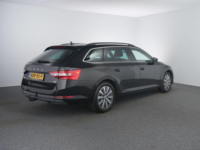 Skoda SUPERB Combi 1.4 TSI iV Business Edition Plus | Zwenkhaak | Carplay | SOH 94.4% | Cruise | Winterpakket |