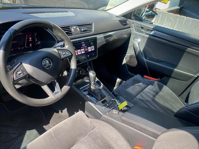 Skoda SUPERB Combi 1.5 TSI ACT PERFORMANCE LINE PANODAK NAVI DIGIDASH APPLE CARPLAY LEDER LMV PDC CAMERA
