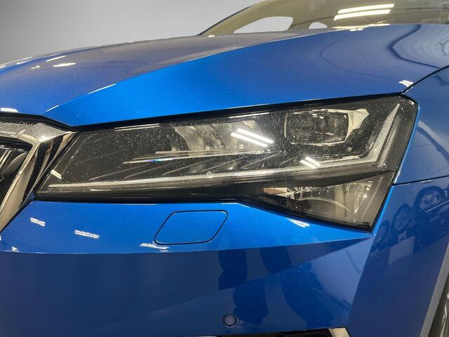Skoda SUPERB Combi 1.4 TSI iV 218pk DSG Laurin & Klement · Panoramadak · 360 Camera · Inklap. Trekhaak · Elek. Stoelen + Geheugen · Matrix LED ·