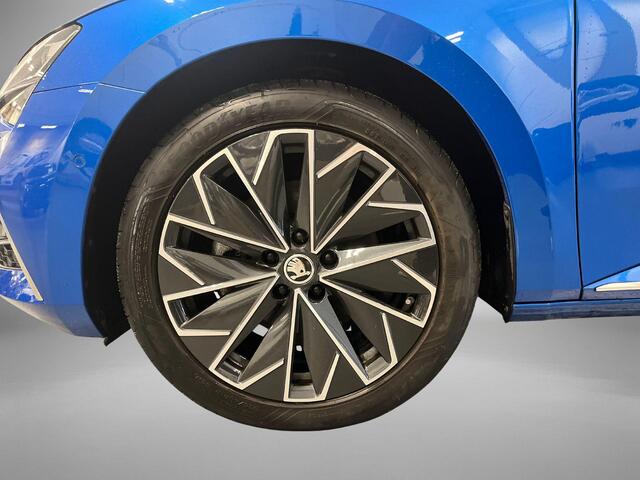 Skoda SUPERB Combi 1.4 TSI iV 218pk DSG Laurin & Klement · Panoramadak · 360 Camera · Inklap. Trekhaak · Elek. Stoelen + Geheugen · Matrix LED ·