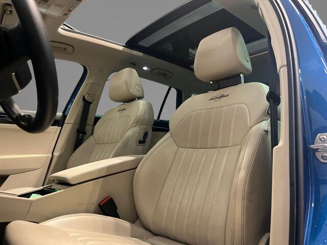 Skoda SUPERB Combi 1.4 TSI iV 218pk DSG Laurin & Klement · Panoramadak · 360 Camera · Inklap. Trekhaak · Elek. Stoelen + Geheugen · Matrix LED ·