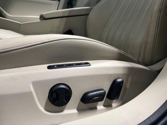 Skoda SUPERB Combi 1.4 TSI iV 218pk DSG Laurin & Klement · Panoramadak · 360 Camera · Inklap. Trekhaak · Elek. Stoelen + Geheugen · Matrix LED ·