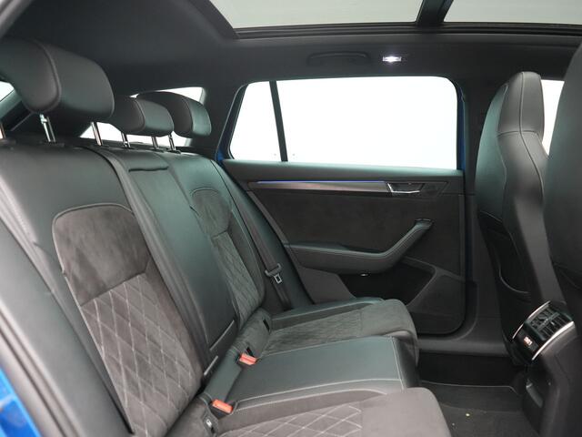 Skoda SUPERB 1.4 TSI iV Sportline PHEV 218pk Dealer O.H | Panodak | Adaptive Cruise | Camera | Crystal LED | Alcantara Sportstoelen Memory & Verwarmd | Keyless | Apple Carplay | Virtual | Navigatie | DAB | 19"L.M |