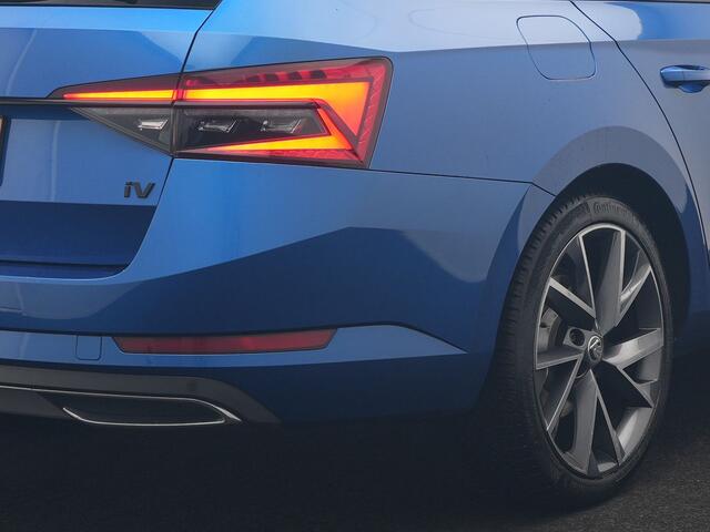 Skoda SUPERB 1.4 TSI iV Sportline PHEV 218pk Dealer O.H | Panodak | Adaptive Cruise | Camera | Crystal LED | Alcantara Sportstoelen Memory & Verwarmd | Keyless | Apple Carplay | Virtual | Navigatie | DAB | 19"L.M |
