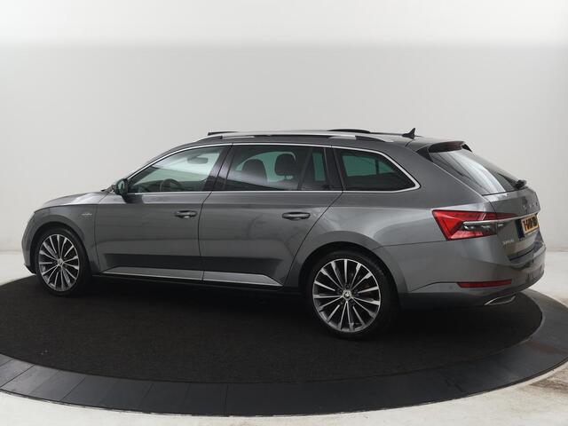 Skoda SUPERB Combi 1.4 TSI iV Sportline Business | SOH 94,3% | Laurin & Klement | Panoramadak | Stuur/stoel verwarming | Adaptive cruise | Canton sound | Carplay | Sfeerverlichting | Camera | Park assist | Elektrische achterklep