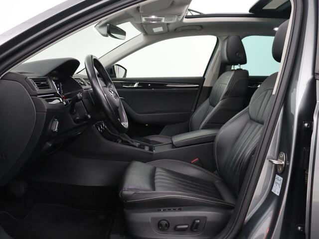 Skoda SUPERB Combi 1.4 TSI iV Sportline Business | SOH 94,3% | Laurin & Klement | Panoramadak | Stuur/stoel verwarming | Adaptive cruise | Canton sound | Carplay | Sfeerverlichting | Camera | Park assist | Elektrische achterklep