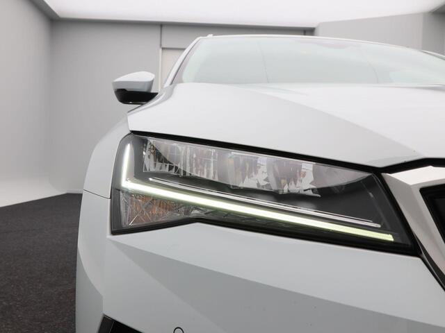 Skoda SUPERB Combi 1.4 TSi 218 Pk iV Business Edition Plus | Cruise Control | Climatronic | Navigatie | Trekhaak | 17 Inch | 97.32Km !!