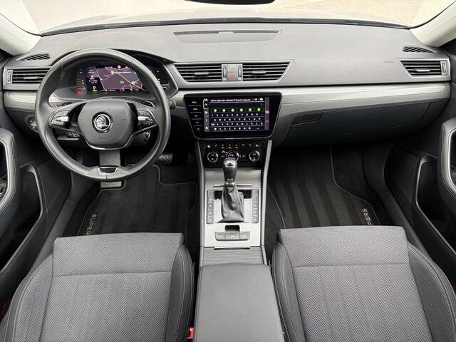 Skoda SUPERB Combi 1.4 TSI iV Business Edition Plus / EAER 61 km / 99% SOH Accu / Dealer Onderhouden / 1.600 kg elektrische trekhaak / Virtual Cockpit / Leder / Navigatie / Parkeerassistent / Stoel- en achterbankverwarming / Adaptieve CC / Apple Carplay Android / 17" LM wielen /