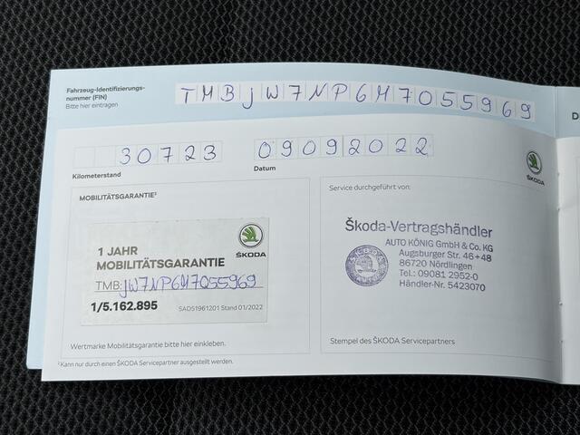 Skoda SUPERB Combi 1.4 TSI iV Business Edition Plus / EAER 61 km / 99% SOH Accu / Dealer Onderhouden / 1.600 kg elektrische trekhaak / Virtual Cockpit / Leder / Navigatie / Parkeerassistent / Stoel- en achterbankverwarming / Adaptieve CC / Apple Carplay Android / 17" LM wielen /