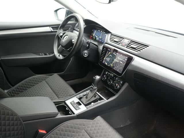 Skoda SUPERB Combi 1.4 TSI iV Business Edition PHEV 218pk Dealer O.H. | Adaptive Cruise | Camera | Stoelen Verwarmd | Apple Carplay | Navigatie | Crystal LED | DAB | Plug In Hybrid |