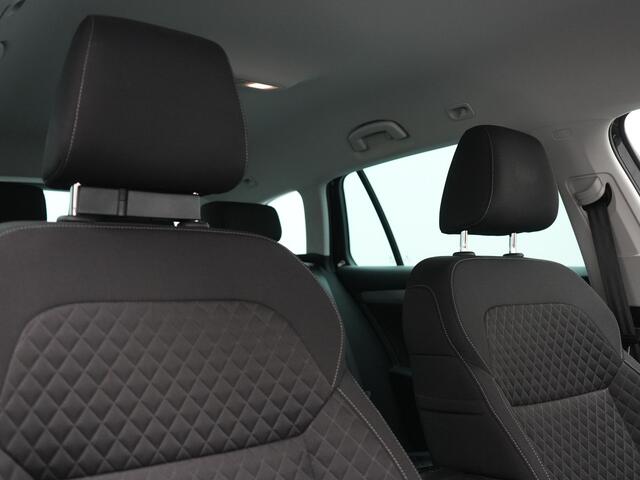 Skoda SUPERB Combi 1.4 TSI iV Business Edition PHEV 218pk Dealer O.H. | Adaptive Cruise | Camera | Stoelen Verwarmd | Apple Carplay | Navigatie | Crystal LED | DAB | Plug In Hybrid |