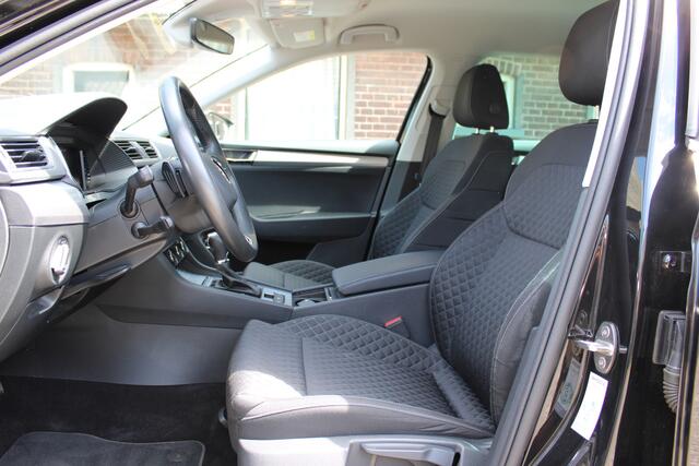 Skoda SUPERB Combi 1.4 TSI iV Business Edition SOh 92% NAVI LED ECC STANDKACHEL 58000KM!!!