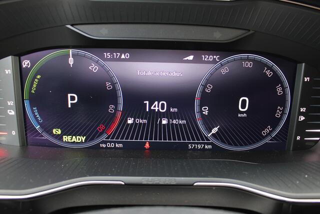 Skoda SUPERB Combi 1.4 TSI iV Business Edition Plus Plug-in Hybrid | Trekhaak | Adaptieve Cruise | Achteruitrijcamera