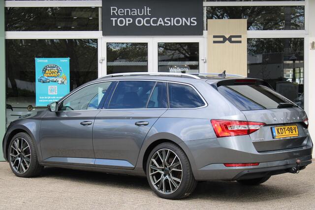 Skoda SUPERB Combi 1.4 TSI iV Business Edition Plus Plug-in Hybrid | Trekhaak | Adaptieve Cruise | Achteruitrijcamera