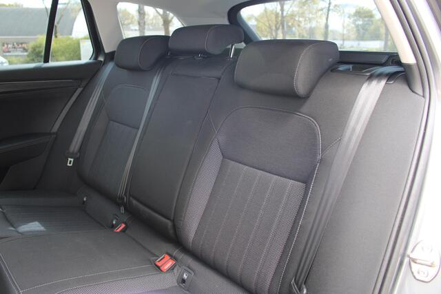 Skoda SUPERB Combi 1.4 TSI iV Business Edition Plus Plug-in Hybrid | Trekhaak | Adaptieve Cruise | Achteruitrijcamera