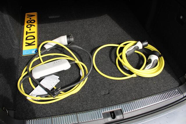 Skoda SUPERB Combi 1.4 TSI iV Business Edition Plus Plug-in Hybrid | Trekhaak | Adaptieve Cruise | Achteruitrijcamera