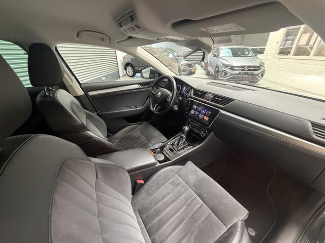 Skoda SUPERB Combi 1.4 TSI ACT/NAVI/CARPLAY/PDC/CAM/DODE HOEK/ADAPTIVE CR/ENZ