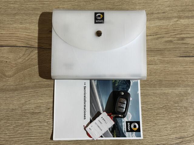 Smart EQ FORFOUR Comfort 18 kWh | Cruise control | Panoramadak| Stoel Verwarming | APK 10-10-2027 |