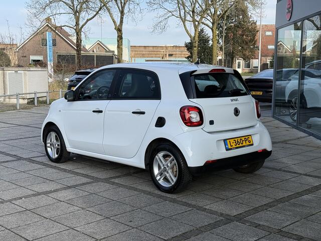 Smart EQ FORFOUR Essential 18 kWh | 89% SOH | LMV | Leder |