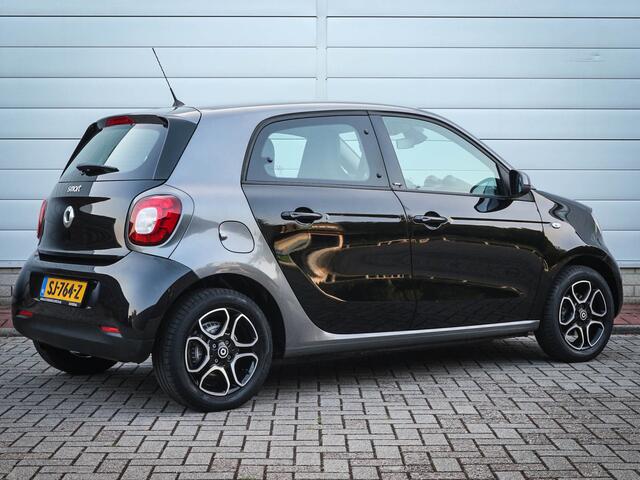 Smart FORFOUR 1.0 Business Solution | Clima | Cruise | Navi | Leer | Stoelverwarming | Pdc |