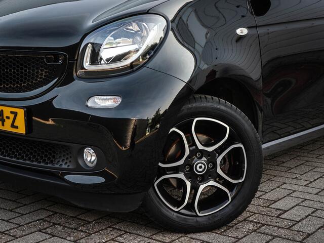 Smart FORFOUR 1.0 Business Solution | Clima | Cruise | Navi | Leer | Stoelverwarming | Pdc |