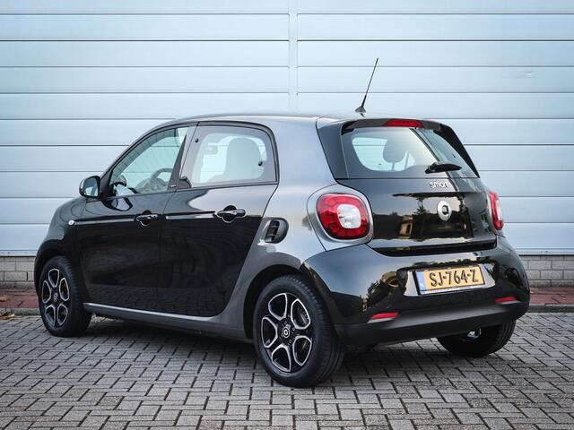 Smart FORFOUR 1.0 Business Solution | Clima | Cruise | Navi | Leer | Stoelverwarming | Pdc |