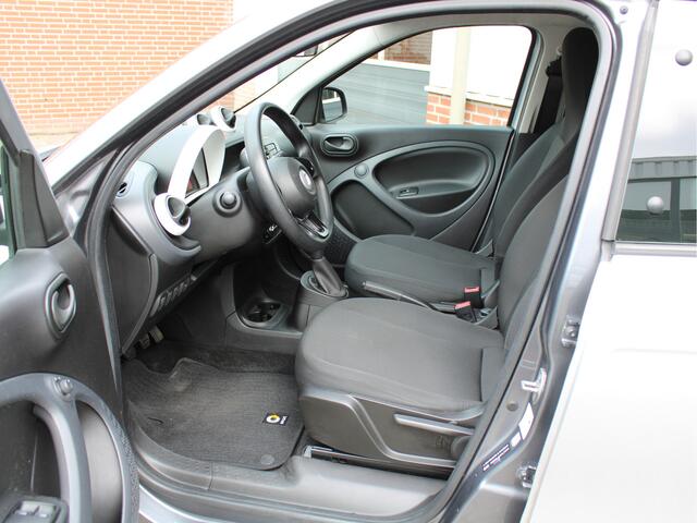 Smart FORFOUR 1.0 Business Solution /Climate/Cruise control/15'LM/Bluetooth/LED/ISOFIX/CV/NAP! 2e eig!