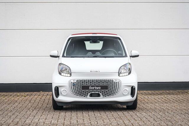 Smart FORTWO cabrio EQ Comfort 18 kWh Winterpakket | Rood dak | Carbon optiek interieur |