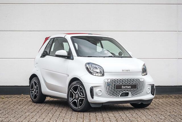 Smart FORTWO cabrio EQ Comfort 18 kWh Winterpakket | Rood dak | Carbon optiek interieur |