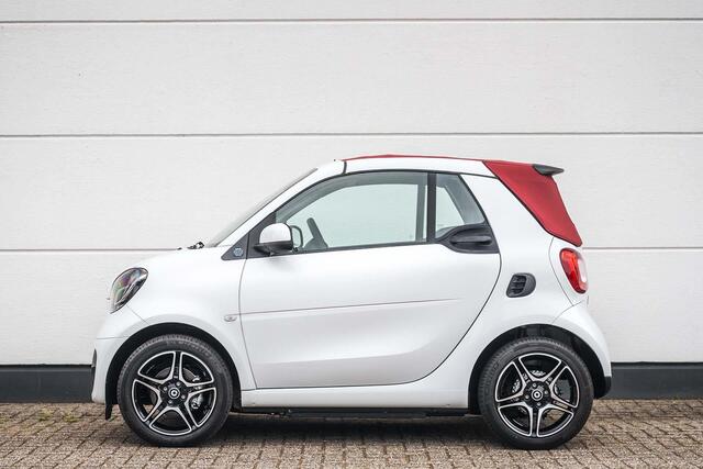 Smart FORTWO cabrio EQ Comfort 18 kWh Winterpakket | Rood dak | Carbon optiek interieur |