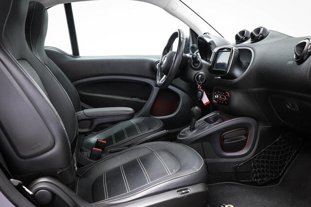 Smart FORTWO electric drive prime 18 kWh | LED LICHT / COOL & MEDIA- PACK | PANORAMADAK | STUURVERWARMING | CAMERA