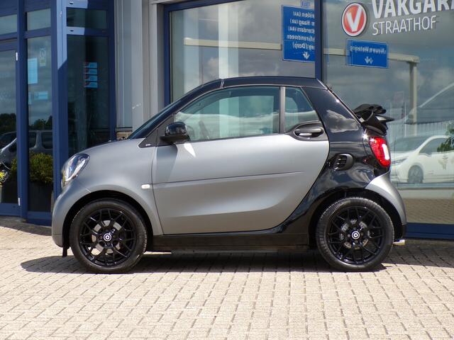Smart FORTWO cabrio 1.0 Turbo Pure, Automaat / Stoelverwarming / Camera + Sensoren / Climate Control / Cruise Control / 16'' LMV