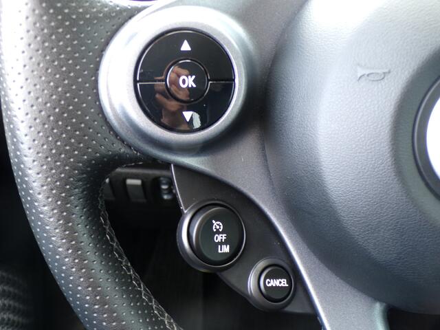 Smart FORTWO cabrio 1.0 Turbo Pure, Automaat / Stoelverwarming / Camera + Sensoren / Climate Control / Cruise Control / 16'' LMV