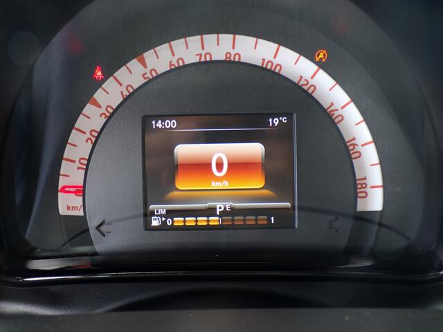 Smart FORTWO cabrio 1.0 Turbo Pure, Automaat / Stoelverwarming / Camera + Sensoren / Climate Control / Cruise Control / 16'' LMV