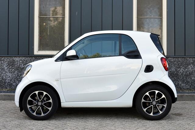 Smart FORTWO 1.0 Turbo Proxy Rijklaarprijs-Garantie Navigatie Panoramadak Airco Led LM Velgen