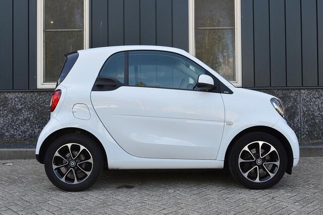 Smart FORTWO 1.0 Turbo Proxy Rijklaarprijs-Garantie Navigatie Panoramadak Airco Led LM Velgen
