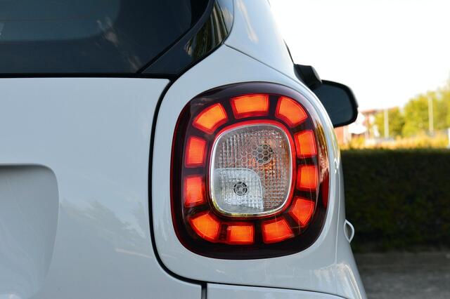 Smart FORTWO 1.0 Turbo Proxy Rijklaarprijs-Garantie Navigatie Panoramadak Airco Led LM Velgen