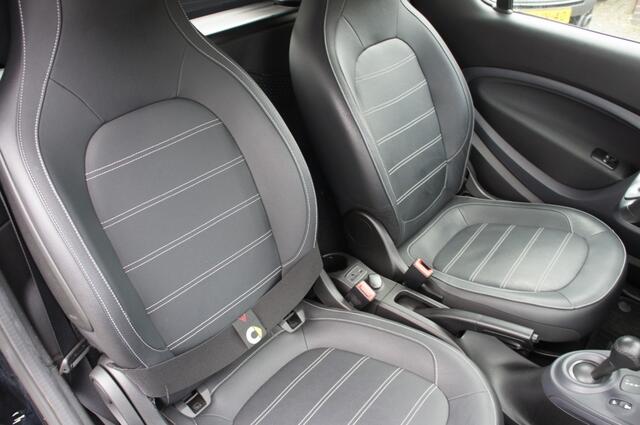 Smart FORTWO 1.0 T 90PK BRABUS Nightrunner LEDER/NAVI/CRUISE KEURIGE STAAT