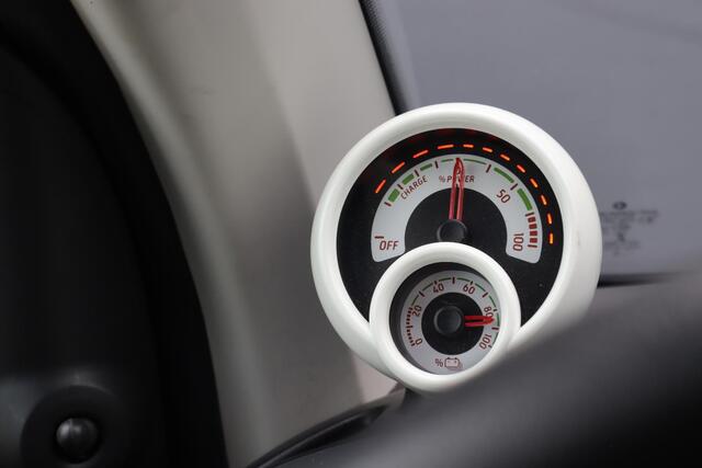 Smart FORTWO electric drive pure 18 kWh | SOH 88,3 % | BTW auto | Climate control | Cruise control