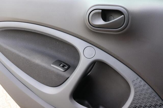 Smart FORTWO electric drive pure 18 kWh | SOH 88,3 % | BTW auto | Climate control | Cruise control