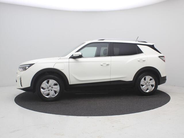 Ssangyong KORANDO E-Motion Platinum 2WD 64 kWh / Trekhaak / 1500KG Trekgewicht / Actieradius 339 km WLTP / Navigatie / LED / Apple CarPlay & Android Auto / Adaptieve Cruise Control / Stoel & Stuurwiel verwarming /