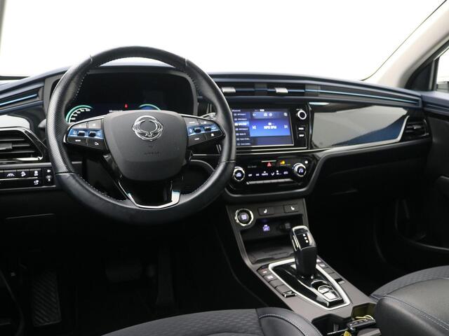 Ssangyong KORANDO E-Motion Platinum 2WD 64 kWh / Trekhaak / 1500KG Trekgewicht / Actieradius 339 km WLTP / Navigatie / LED / Apple CarPlay & Android Auto / Adaptieve Cruise Control / Stoel & Stuurwiel verwarming /